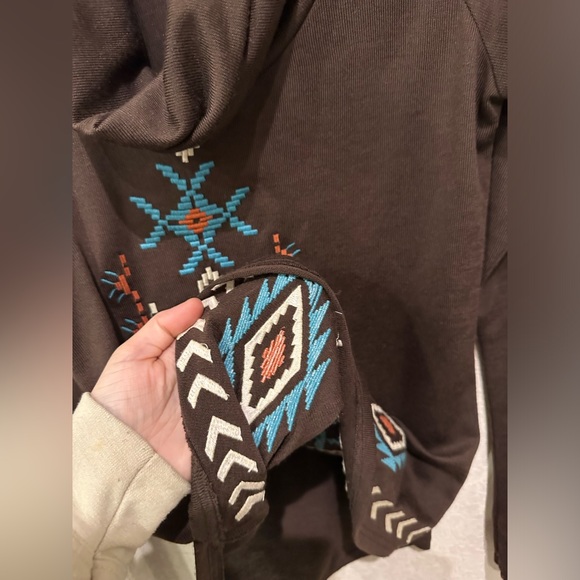 Roper Women's Brown Cowl Neck Aztec Southwest Embroidered Long Sleeve Top Small - Picture 9 of 10